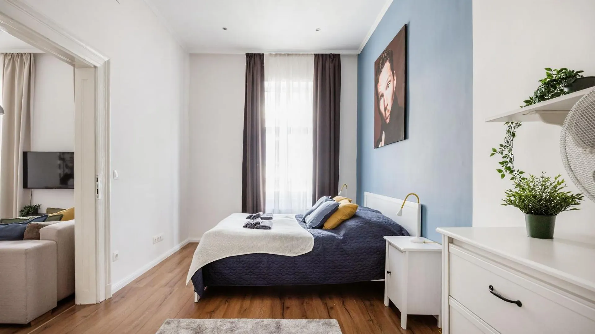 Budapest Films Apartment 0*,